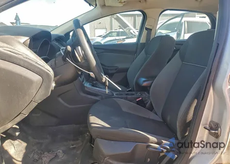 2013 Ford Focus Se z USA, uszkodzony, nr VIN 1FADP3K21DL247485